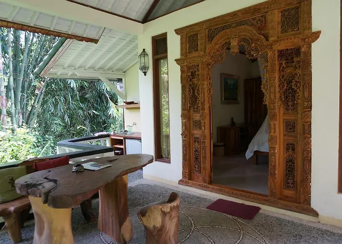 White Lotus Oasis 4*