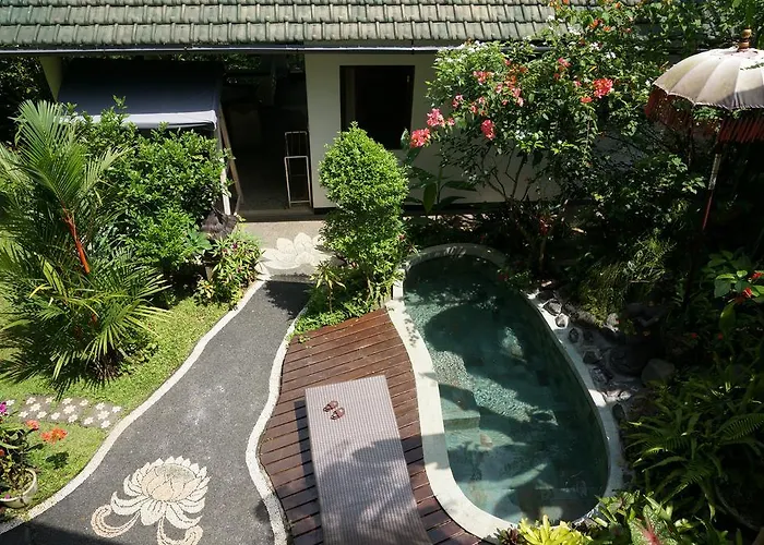 White Lotus Oasis 4*